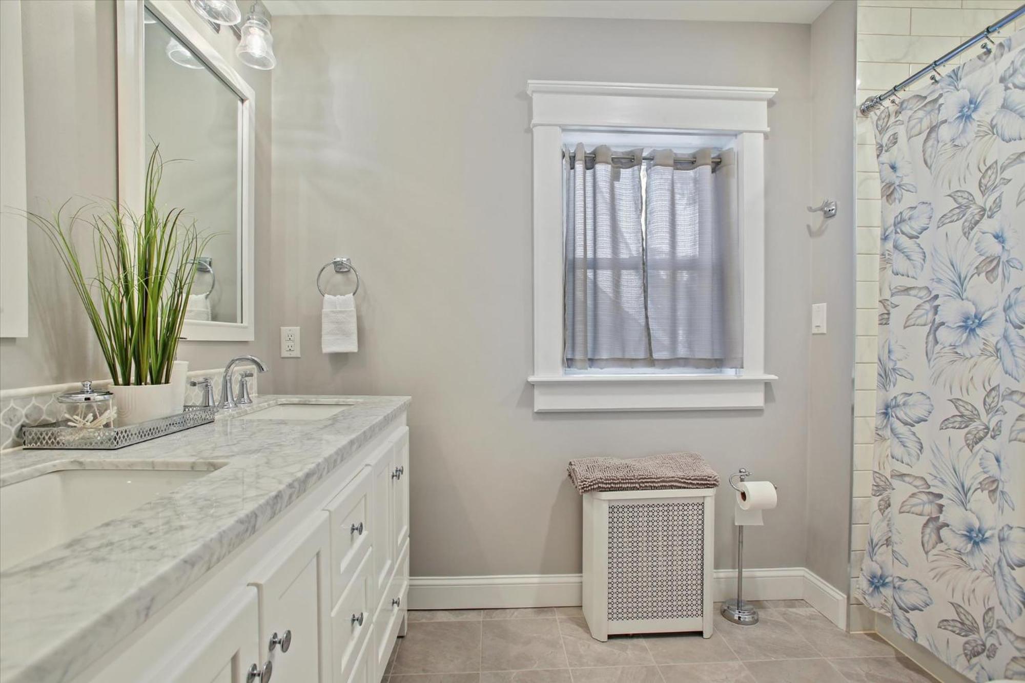 Greenridge Getaway:near Universities & Attractions Guest house